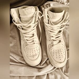 Nike high top Uptown's size 10.